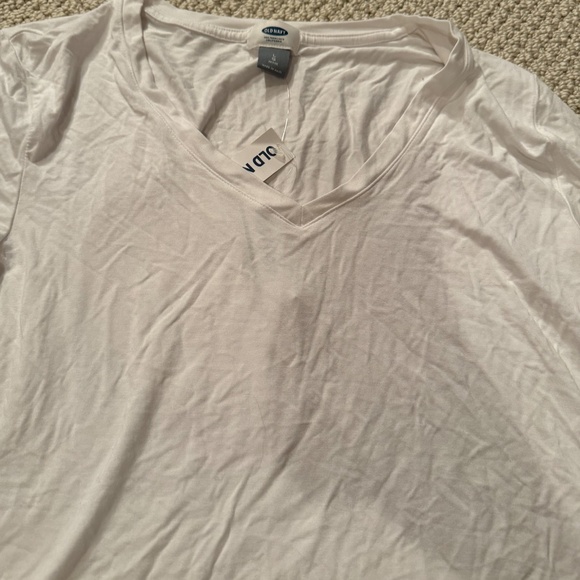 NWT: old navy basic long sleeve top - Picture 3 of 5